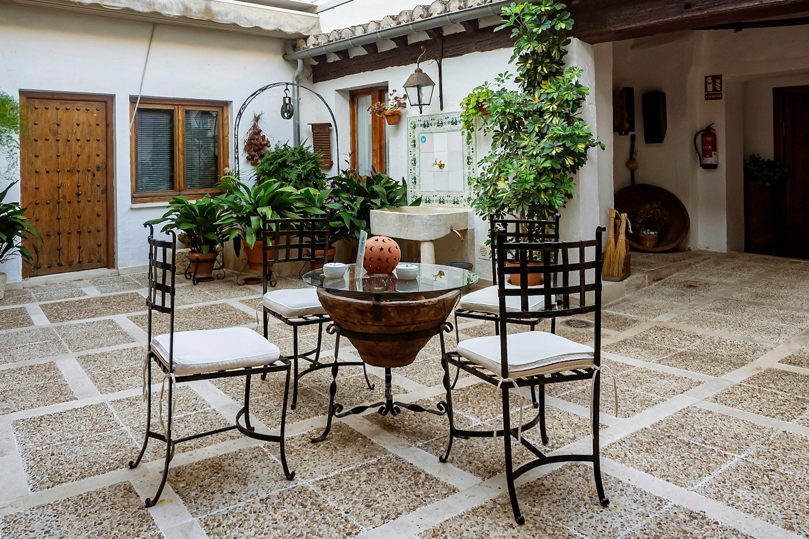 Faneromeni Courtyard House 1