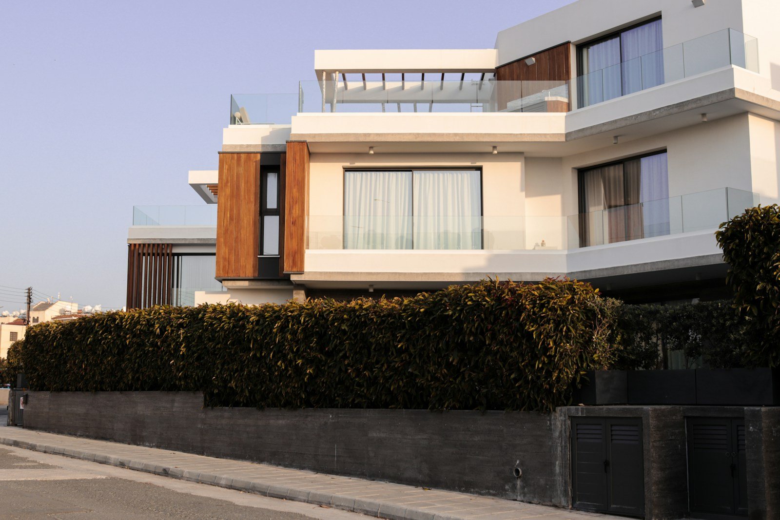 Mesa Geitonia Duplex, fictional duplex in Mesa Geitonia